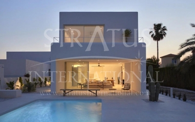 Villa - For Sale - Estepona - Valle Romano