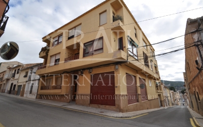 Apartment - For Sale - Pinoso - Urban location
