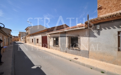 Town House - For Sale - Pinoso - Urban location