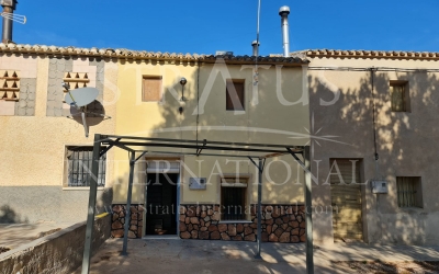 Country House - For Sale - Yecla - Rural location