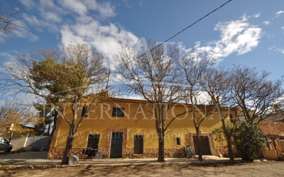 Country House - For Sale - Yecla - Rural location