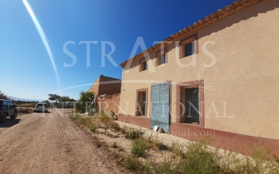 Country House - For Sale - Pinoso - Edge of town