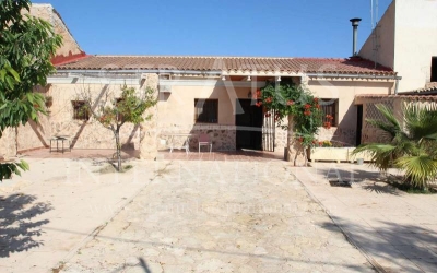 Country House - For Sale - Pinoso - Edge of town