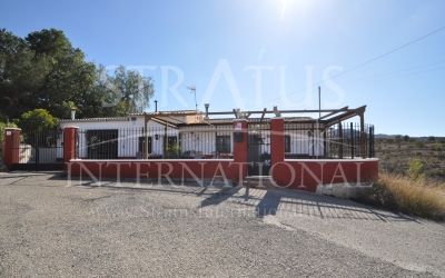 Villa - For Sale - Casas del Señor - Edge of town