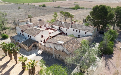 Country House - For Sale - Yecla - Rural location