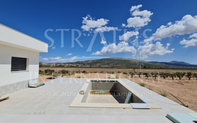 Villa - For Sale - Pinoso - Rural location