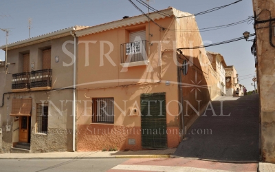 Town House - For Sale - Pinoso - Urban location
