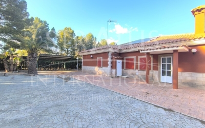 Villa - For Sale - Yecla - Edge of town