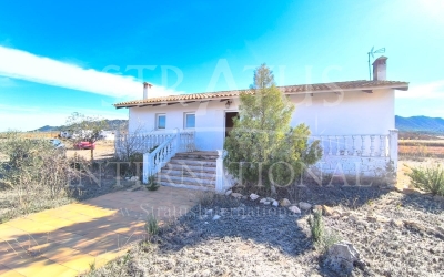 Country House - For Sale - Yecla - Rural location