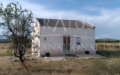 Country House - For Sale - Yecla - Rural location