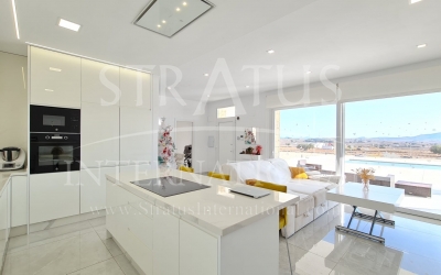 Villa - For Sale - Pinoso - Rural location