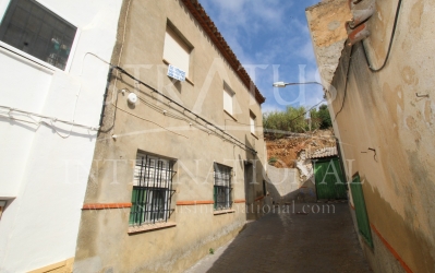 Village House - For Sale - Higueruela - Urban location