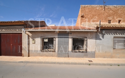 Town House - Under Offer - Pinoso - Urban location