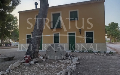 Villa - For Sale - Yecla - Yecla