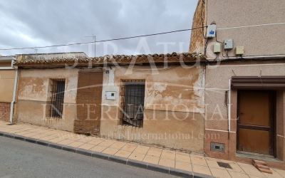 Town House - For Sale - Pinoso - Urban location