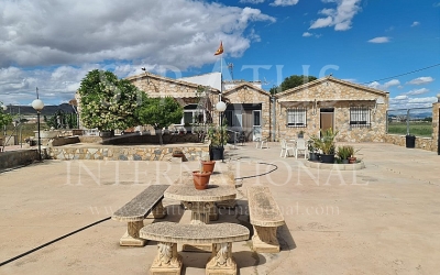 Villa - Under Offer - Yecla - Yecla