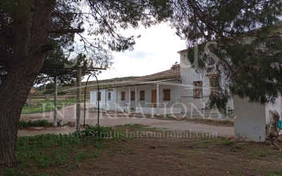 Country House - For Sale - Yecla - Rural location