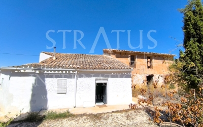 Country House - For Sale - Yecla - Rural location