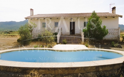 Country House - For Sale - Yecla - Rural location