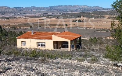 Country House - For Sale - Yecla - Rural location