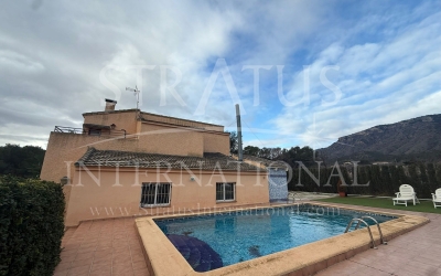 Villa - For Sale - Salinas - Edge of town