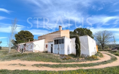Country House - For Sale - Yecla - Rural location