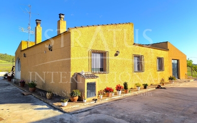 Country House - For Sale - Yecla - Rural location